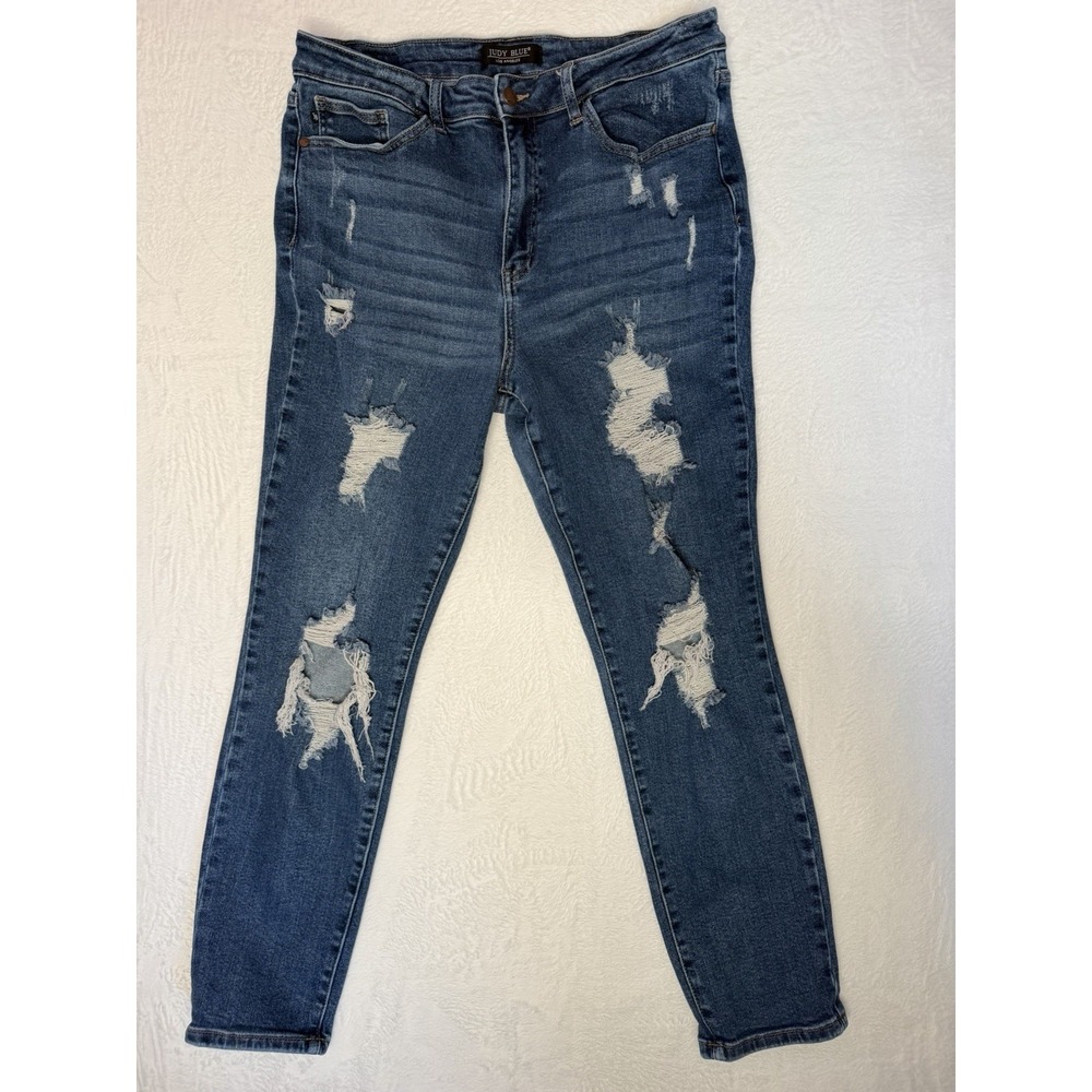Judy Blue Jeans women's size 15/32 Skinny Fit distressed 15/32 Med Wash Stretch